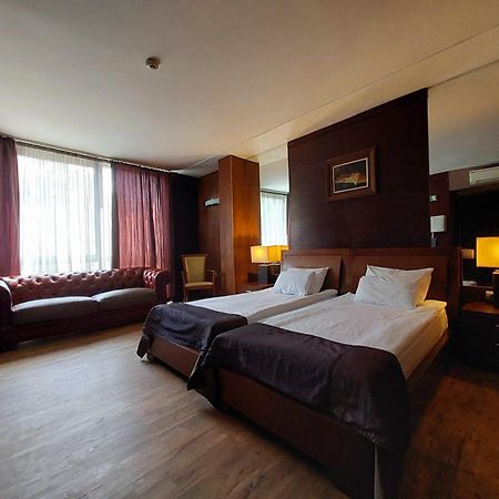 Hotel City Pleven Ngoại thất bức ảnh