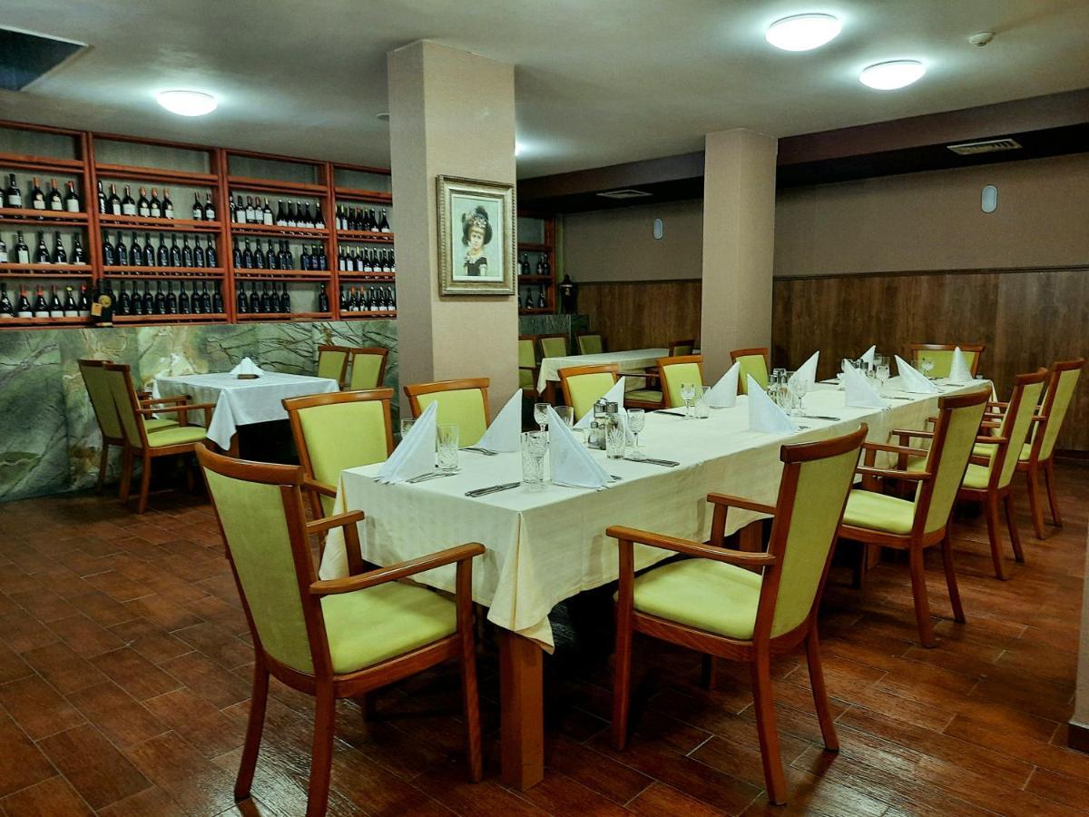Hotel City Pleven Ngoại thất bức ảnh