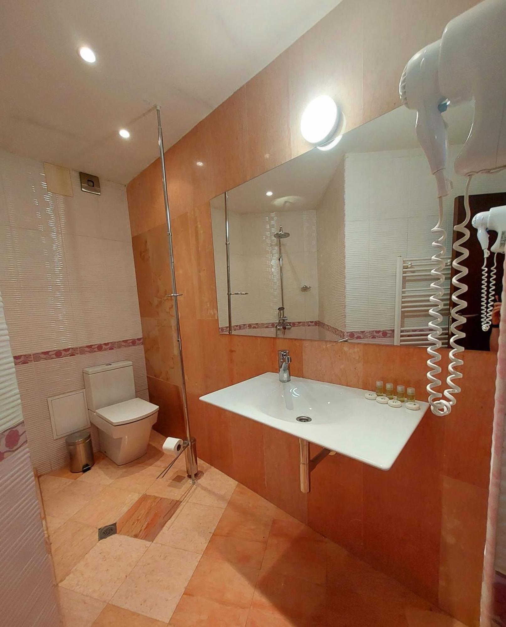 Hotel City Pleven Ngoại thất bức ảnh