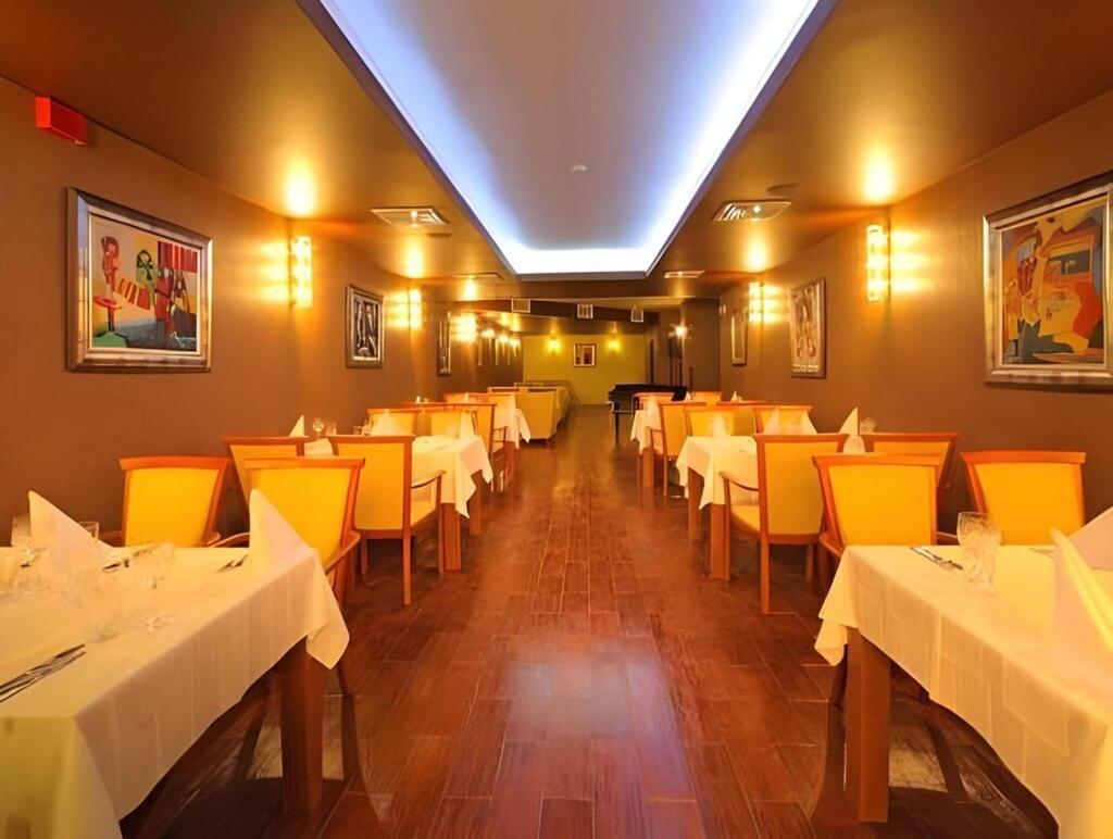 Hotel City Pleven Ngoại thất bức ảnh